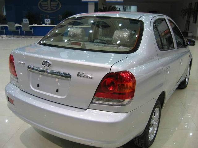 2004年3月9日,天津一汽新品vela(威乐)轿车在北京上市.